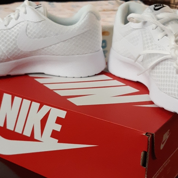 Custom bling Nike Tanjun Red - Picture 4 of 4